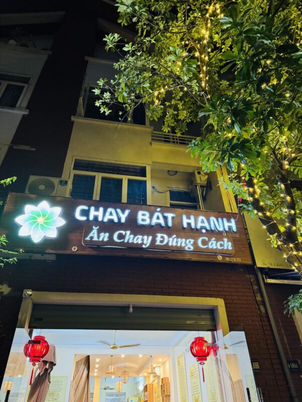 Chay Bát Hạnh